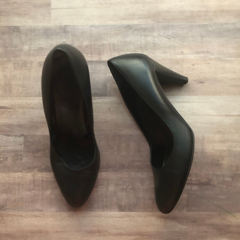 BALLY Black Cone Leather Pointy Toe Pumps EUR 37